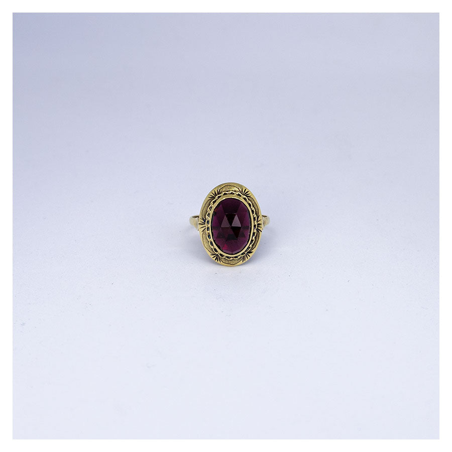 Vooraanzicht: Vintage 14 karaat gouden ring met dieprode robijn