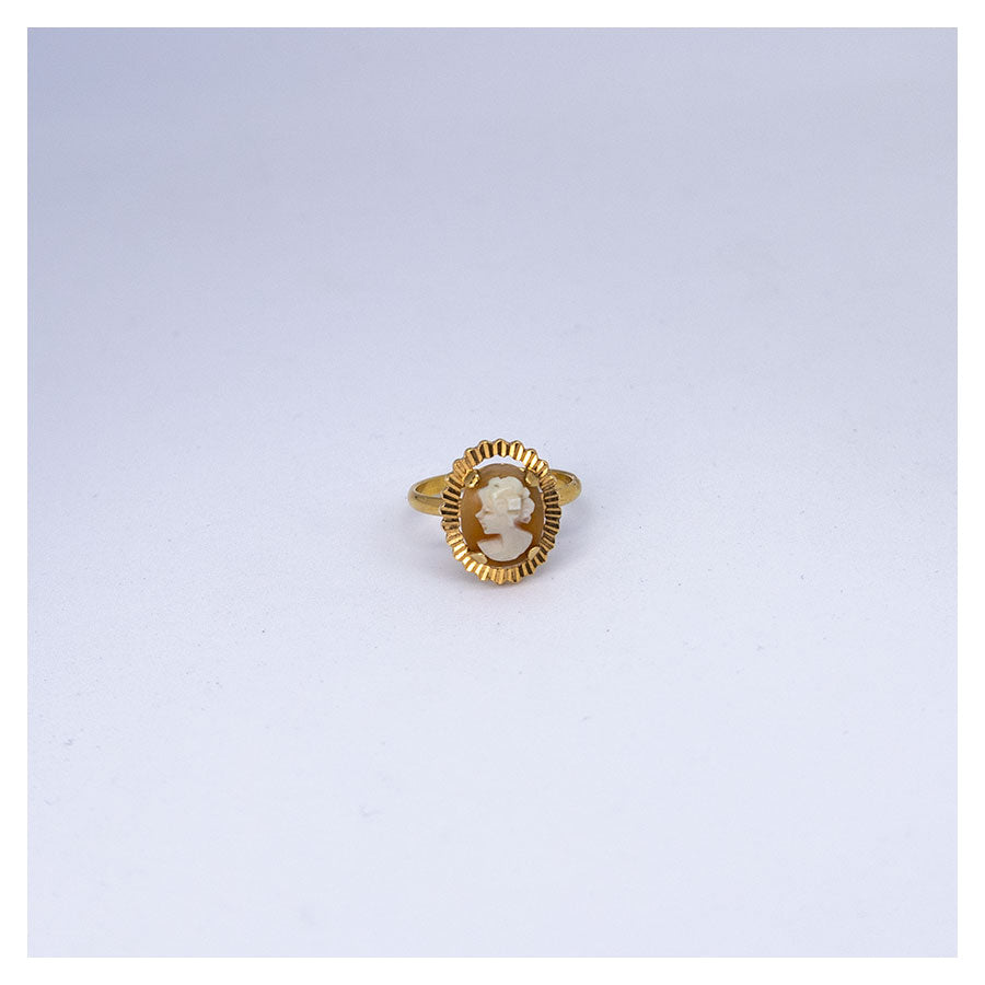 Vooraanzicht: Vintage gouden ring met camee