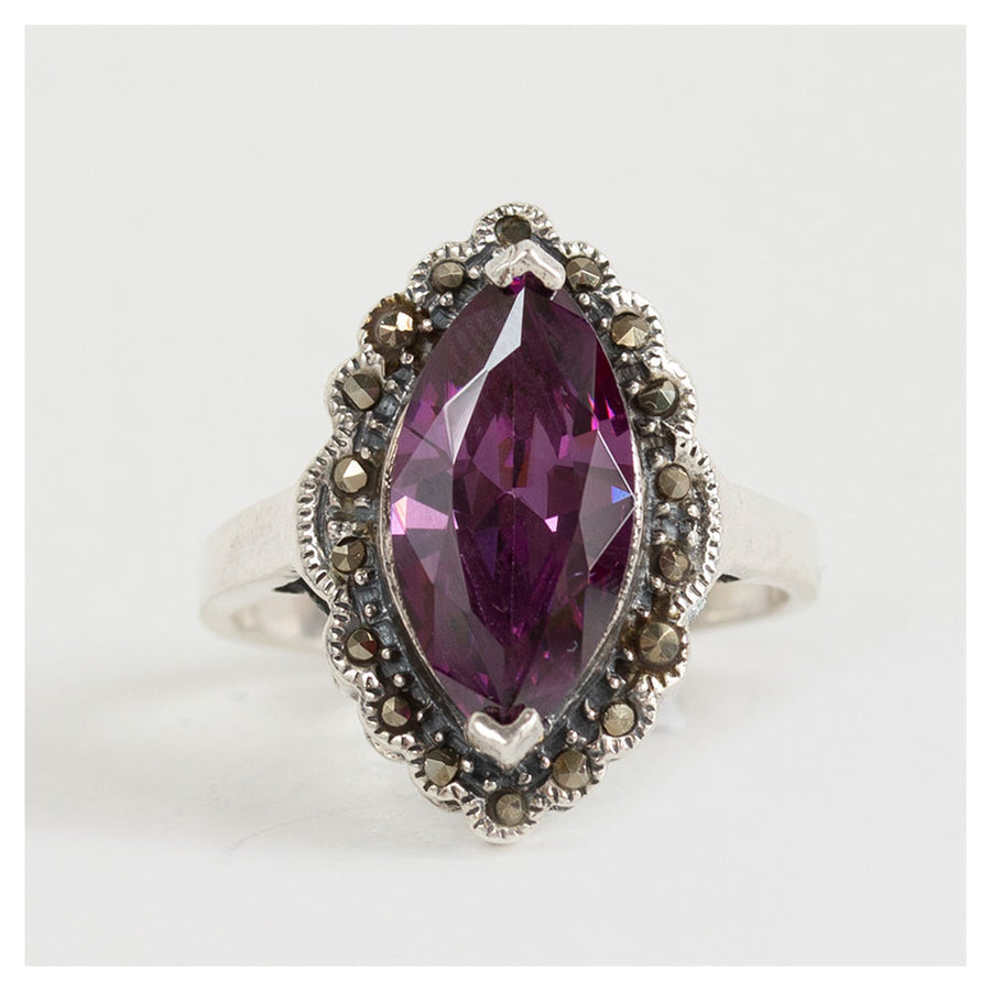 Vintage zilveren ring met amethist en zirkonia's