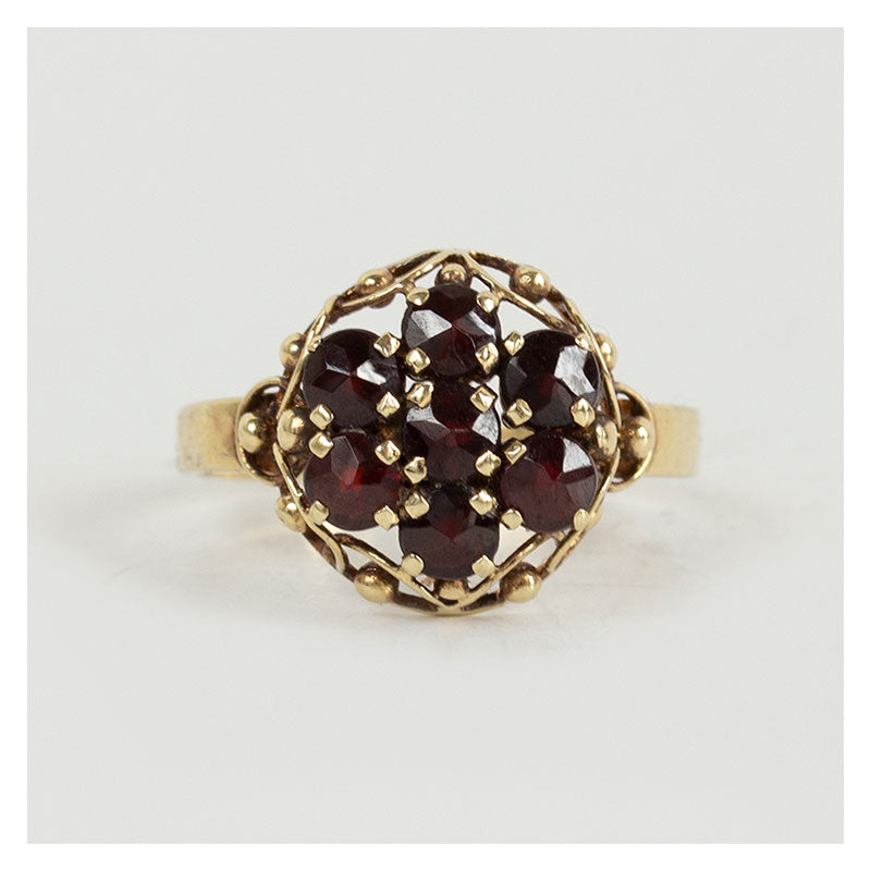 Vintage ring met 7 granaatjes - kroontje