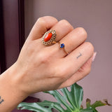 Vintage ringetje met felblauw saffiertje en diamantje | 14 karaat
