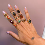 Vintage rechte ring met saffier en diamantjes - 8 karaat goud