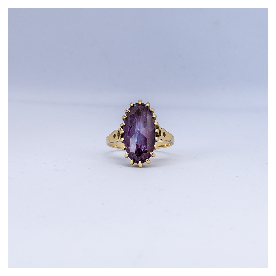 Vintage gouden ring met ovale amethist