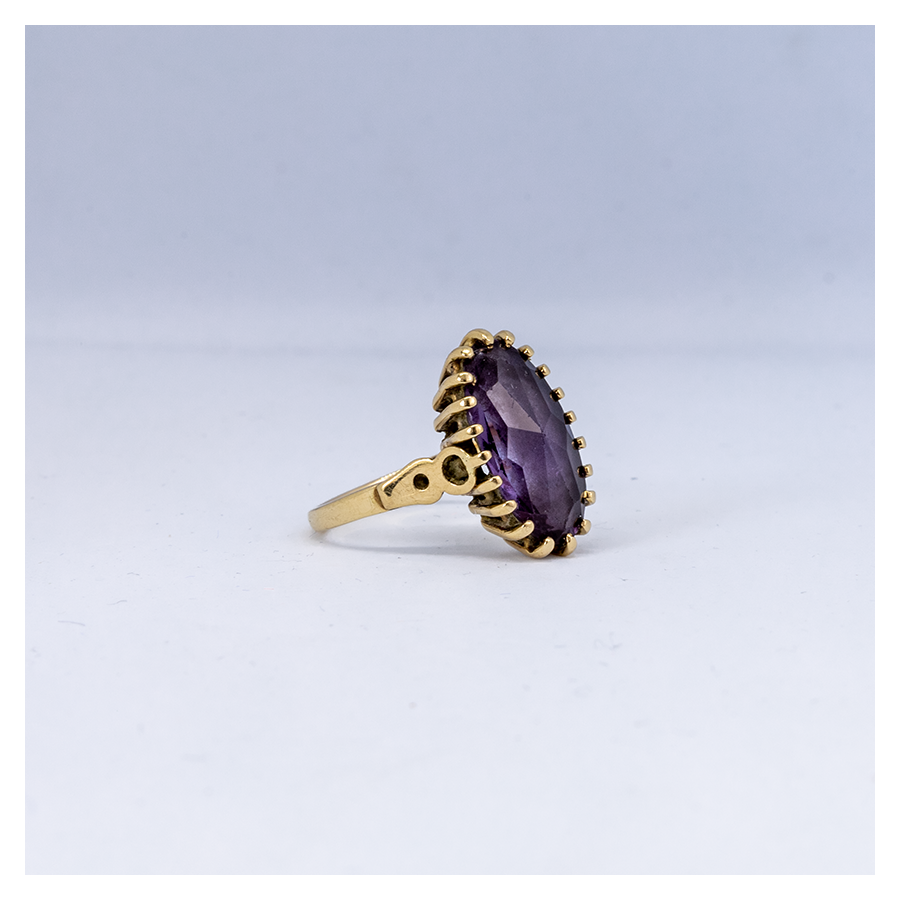 Vintage gouden ring met ovale amethist