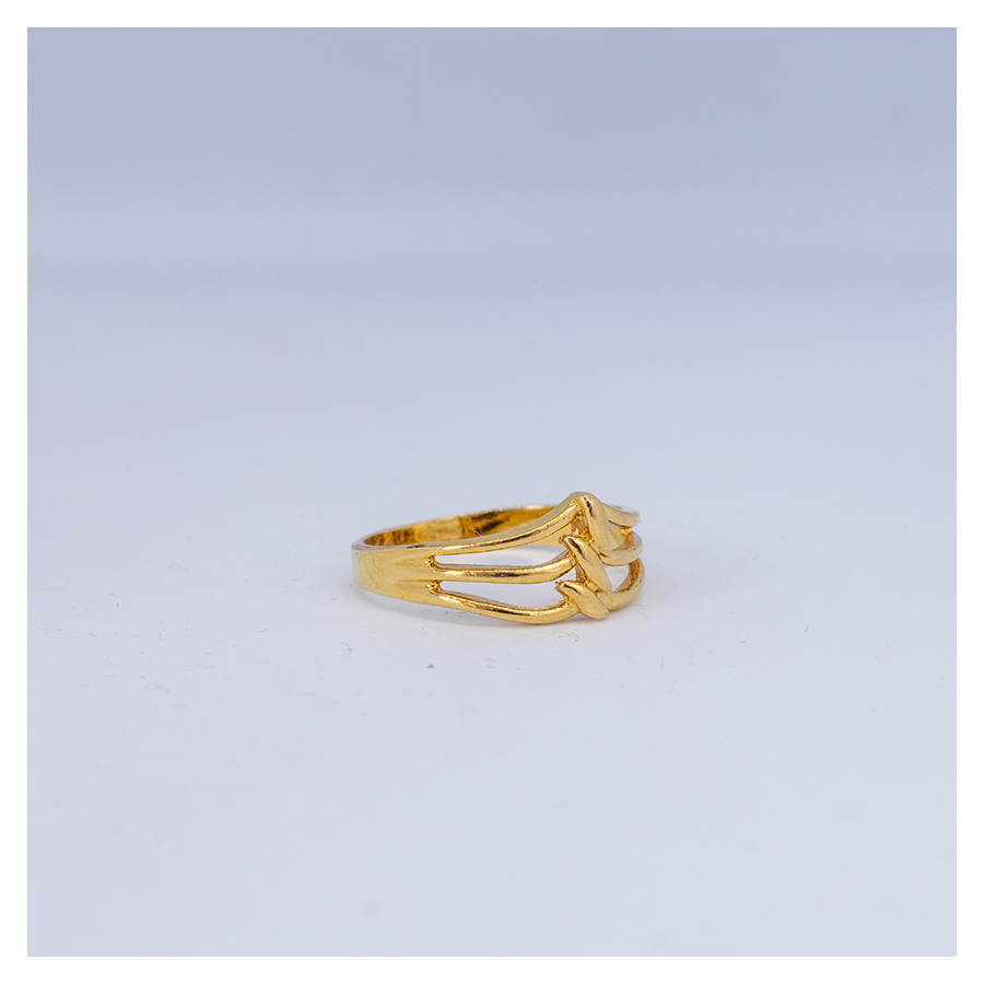 Zijaanzicht: Vintage gouden ring met puntig design