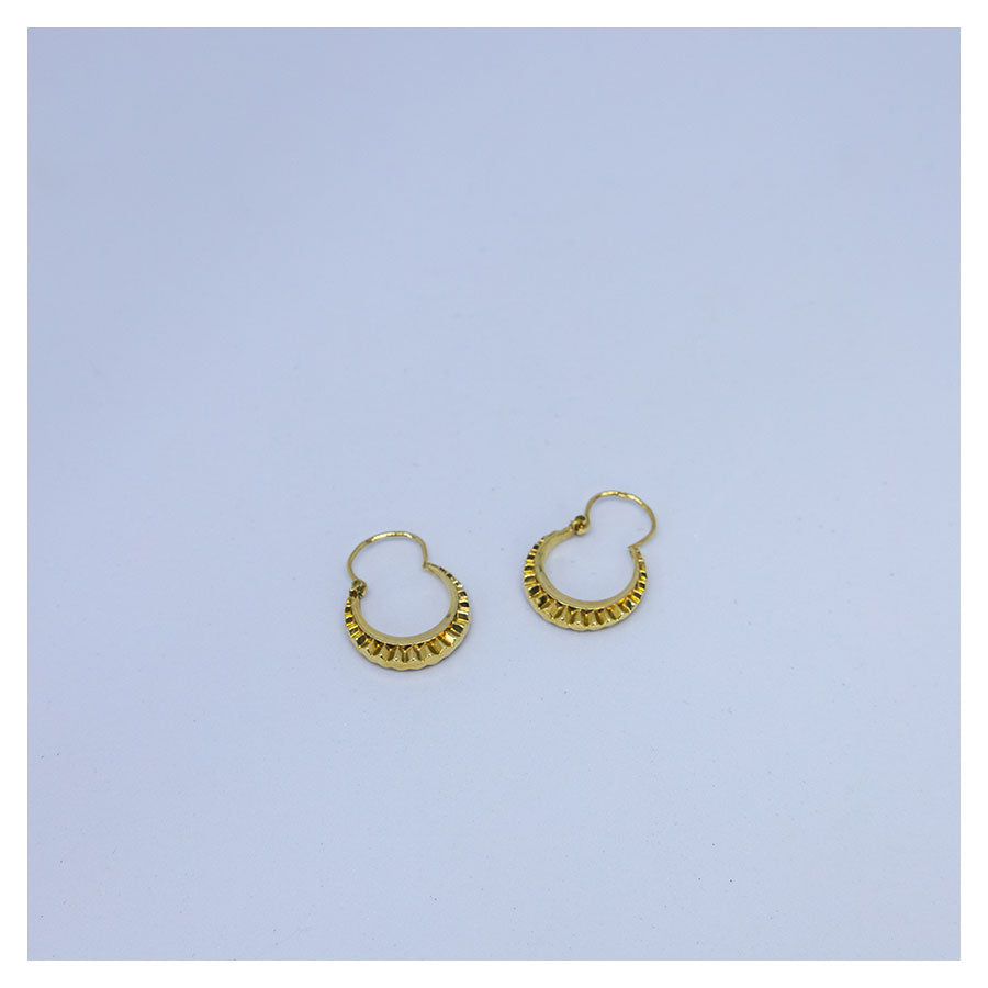Vintage gouden oorringen gediamanteerd - diameter  10mm