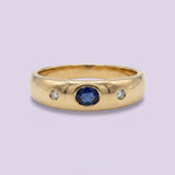 Vintage rechte ring met saffier en diamantjes - 8 karaat goud