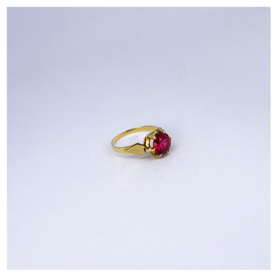 Vintage gouden ring met heldere robijn