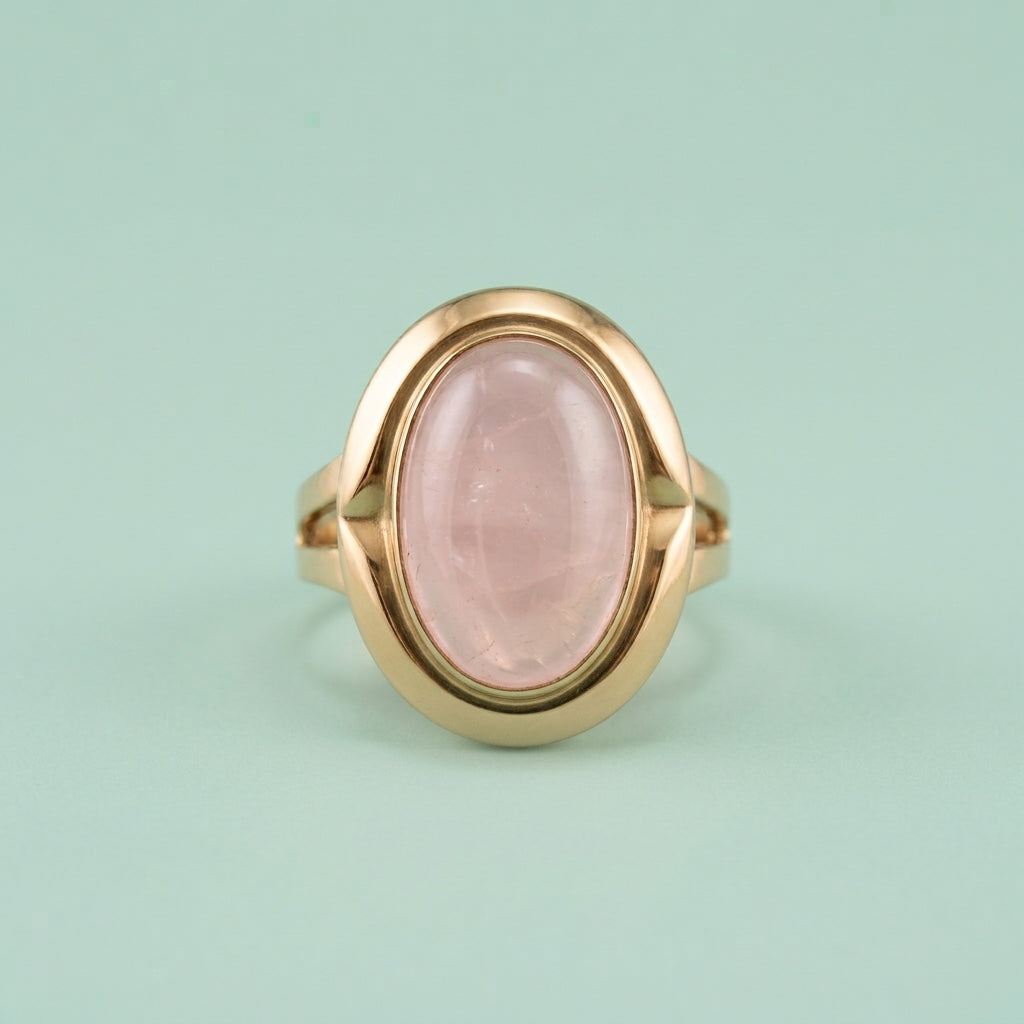 Vooraanzicht ring met rozenkwarts