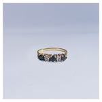 Vintage ring met 3 safiertjes en 2 diamantjes