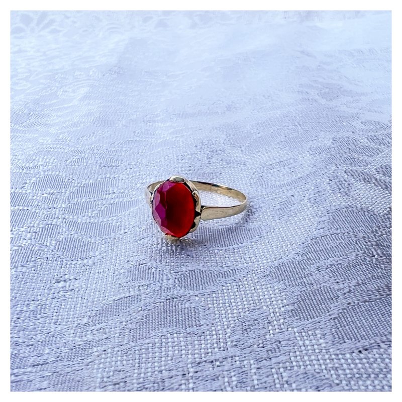 Grote ovalen vintage ring met Carneool 14 karaat