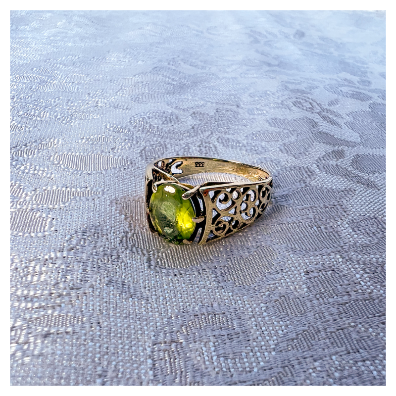 Vintage 8 karaat gouden ring met Peridoot